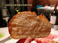 餐前面包配黄油-弗兰克牛排西餐厅Ribone steak house(柠檬花园店)