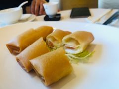 三文鱼沙律春卷-正佳广场万豪酒店-粤菜餐厅·点心·海鲜·聚餐