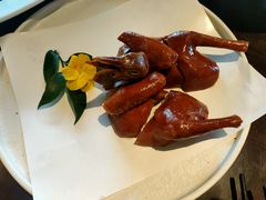 脆皮乳鸽-名佳荟