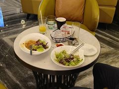 -深圳温德姆至尊酒店·大堂吧·户外花园