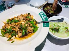 -费大厨辣椒炒肉(黄兴中心广场店)