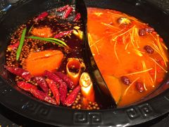 经典鸳鸯锅底-成都龍井門火锅(王家湾店)