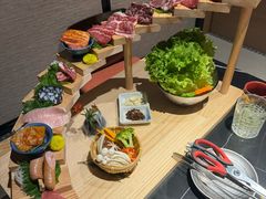 -山川小町·极番烧肉(新地假日广场店)