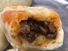 麻辣香菇鸡丁包-老陶包子铺(南大西南村店)