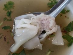 -石门侯·石门馄饨侯(革新北街店)