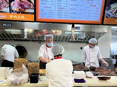 -闫家驴肉老店(华电一校店)