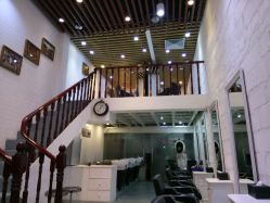-SIX Hair Consultant