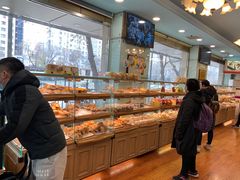 面包甜点陈列柜-新侨三宝乐面包店(崇文门店)