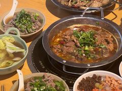 -大众跷脚牛肉馆·非遗传承单位(峨眉山店)