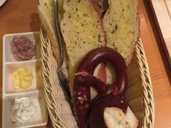 -LENBACH兰巴赫西餐啤酒坊(大连星海广场店)