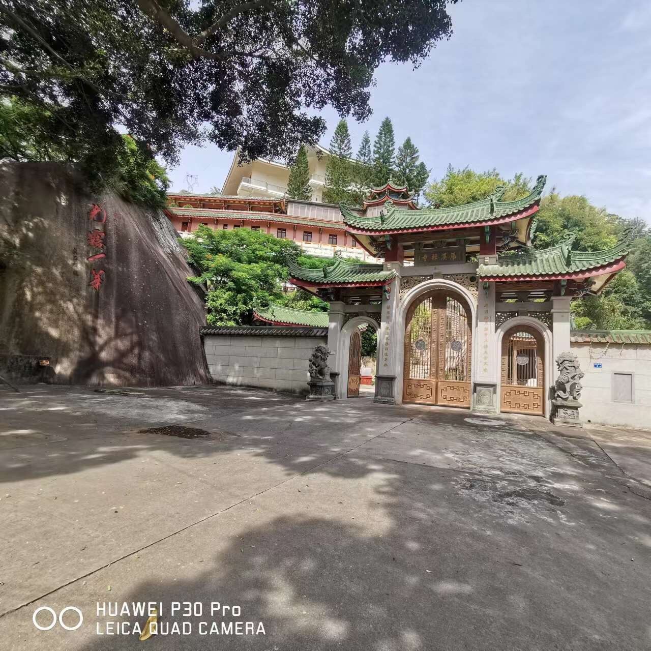 虎溪禅寺在万石山脉的玉屏山麓