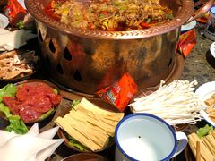 -沪小二炭火蛙锅(淮海中路美食不夜城店)
