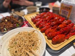 -肥肥虾庄·金牌油焖大虾(汉街SKP店)