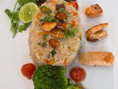 -Chom Cafe and Restaurant