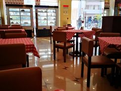 大堂-红宝石·鲜奶小方·海派西点房(南丹店)