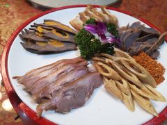 -万重锦·人文川菜馆(骡马市店)