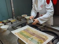 -艳阳天民俗村(公园路店)