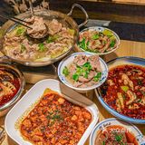 排队王来双子塔了👑跷脚牛肉只要💰1r