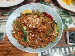 炒河粉-玖月时尚泰式餐厅