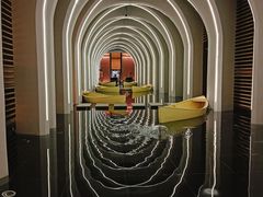 -涨巢·潮玩水疗局