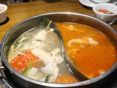 酸汤鸳鸯锅底-阿婉贵州苗家酸汤鱼(梅林店)