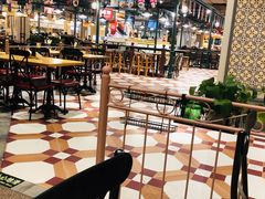 大堂-大食代美食广场(上海中心店)