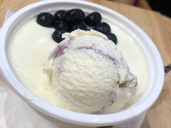 蓝莓梦幻雪双皮奶-满记甜品(苏州中心店)