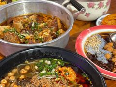-爆炸头阿姨小四川正宗川味小吃(无任何分店)