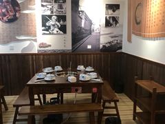 大堂-岳记兴隆·青城腊排铜火锅(融创店)