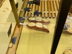 面包甜点陈列柜-啊噗吐呦现场烘焙(麦凯乐店)