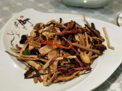 -小厨子私房菜·云南美食店