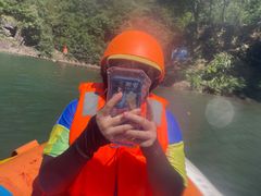 -安吉龙王山峡谷漂流