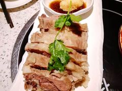 手抓羊肉-马老六清真餐饮(西站店)