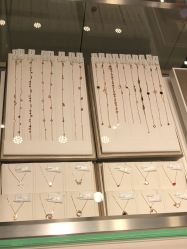 -潮宏基(大商新玛特店)