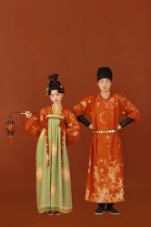 -喜爱高定婚纱摄影