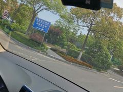 -上海滴水湖皇冠假日酒店