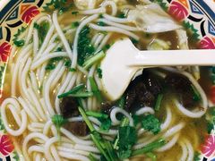 -鑫花溪牛肉米粉(人民广场店)