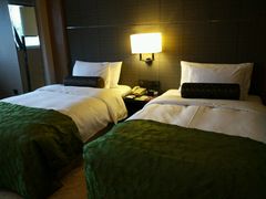 -上海滴水湖皇冠假日酒店