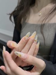 -花岐款式专研健康美甲沙龙