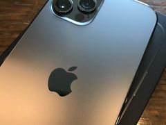 -Apple零售店(华贸购物中心店)