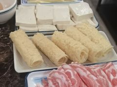 -灶知轩湘西石锅鱼(万佳广场店)