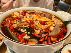 渝信毛血旺-渝信川菜 · 川味家常菜(财富购物中心店)