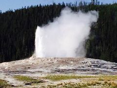 -老忠实间歇泉