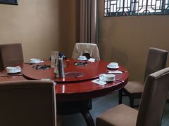 包厢-魏铭鱼头捞饭(晋阳路店)