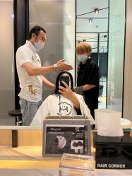 -HAIR CORNER