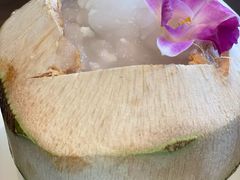 -Chom Cafe and Restaurant