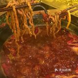 锅底3斤牛油一斤料，满满一大锅，特色菜超多