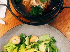 纯素原鲜虾牛油果沙拉-Moka Bros 摩卡站(西单大悦城店)