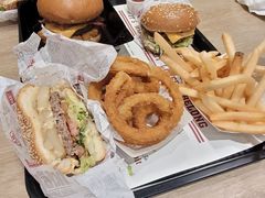 -The Habit Burger Grill 哈比特汉堡(爱琴海店)
