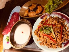 -老牌坊云南鱼豆花火锅(哈西万达店)